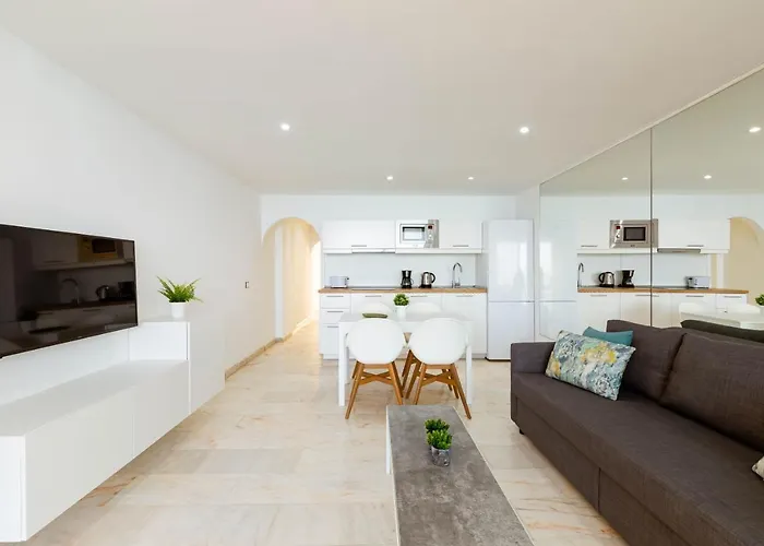 Sunset Ocean View דירה *