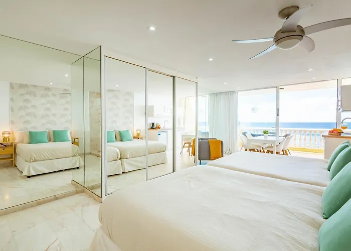 Sunset Ocean View דירה *