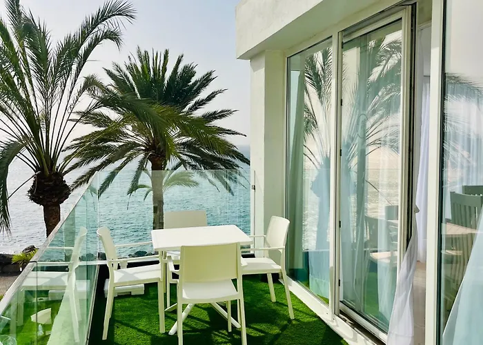 Sunset Ocean View דירה