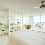 Sunset Ocean View شقة *